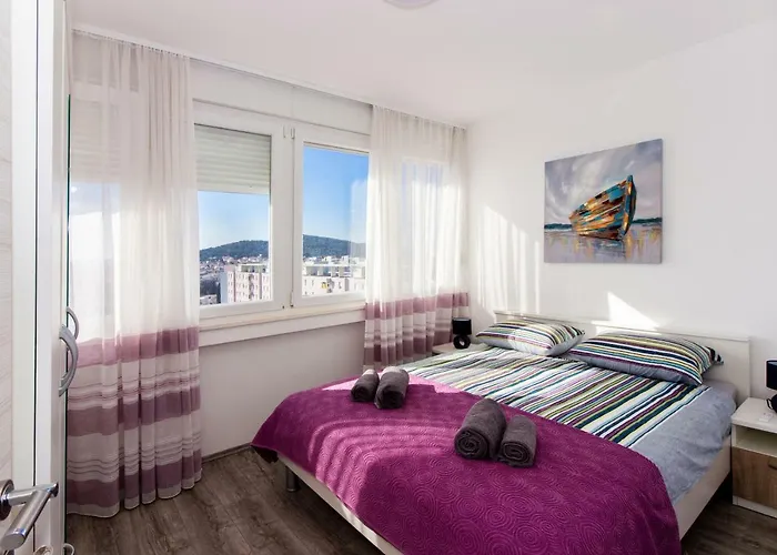 Deluxe Apartment Miro