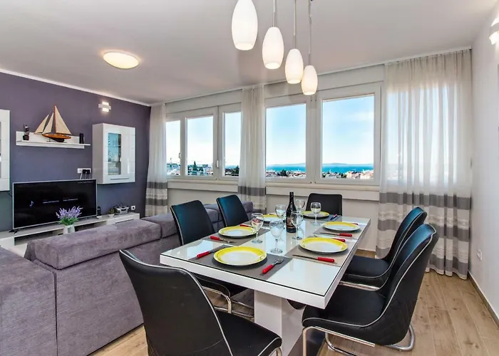 Deluxe Apartment Miro