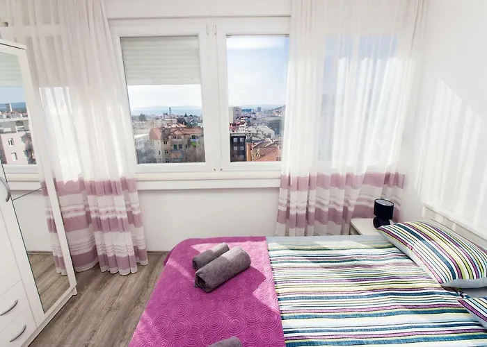 Deluxe Apartment Miro